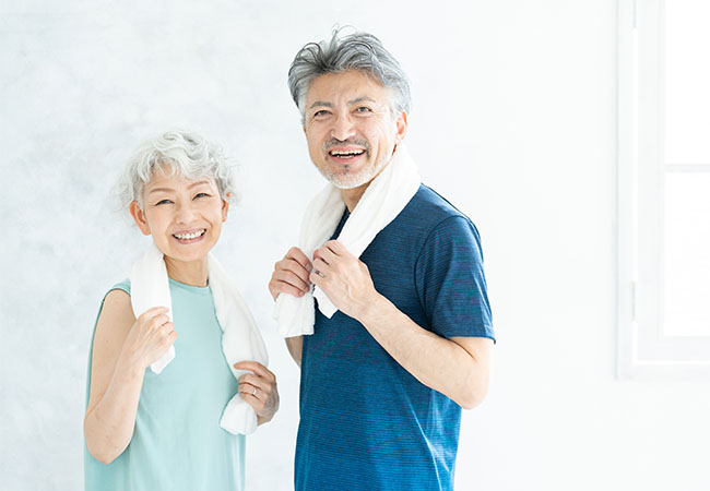 運動後の老夫婦